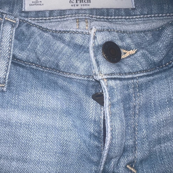 Abercrombie & Fitch Women’s Light Blue Skinny Low Rise Jean SZ-2 - Picture 5 of 5